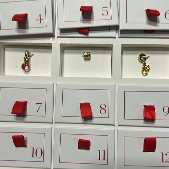 Tablet 12 Days of Christmas Bracelet Set - Picture 5 of 9